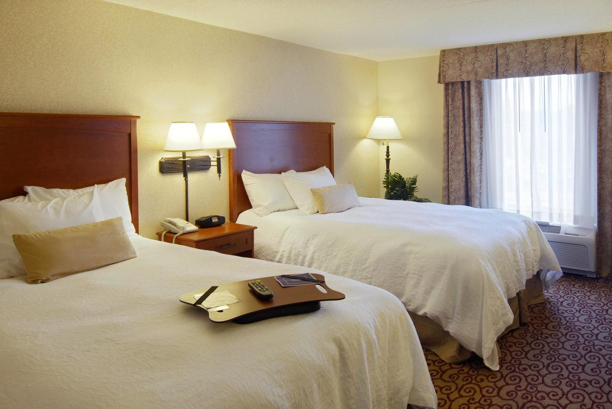 Hampton Inn Dubuque Exterior foto